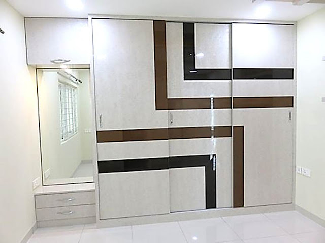 Modern Sliding Wardrobe with Dressing Table Built In