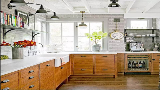Modern Kitchen with Oak Cabinets |Honey Oak Cabinets